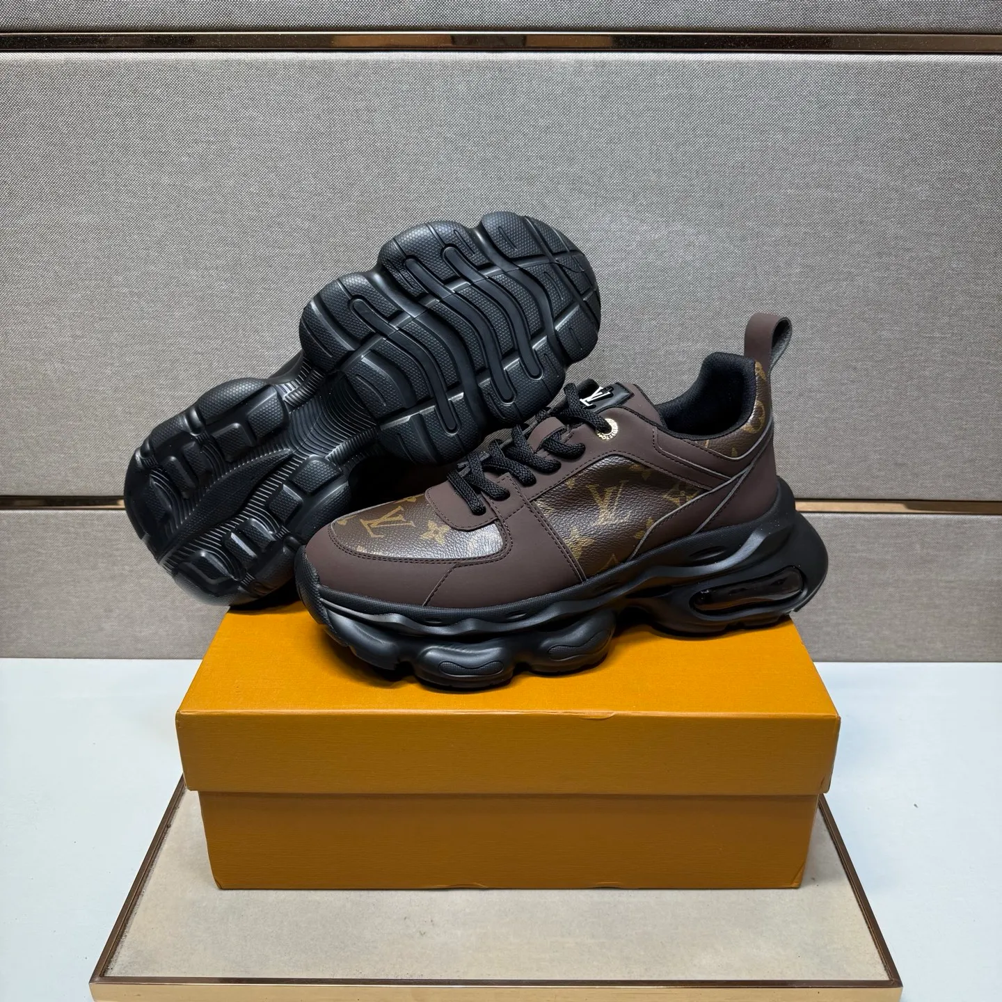 ⬛️Men's shoes 💰p462【LV～】Men's casual shoes 2025z cabinet sales simultaneously 🔶Size: 38-44 #️⃣ 🔷5 colors🔜The upper is made of multi-material splicing➕Mesh lining, comfortable and breathable, sole: original comfortable and wear-resistant outsole, ⚠️real thing📱photographed🎬real thing is better📢📢📢